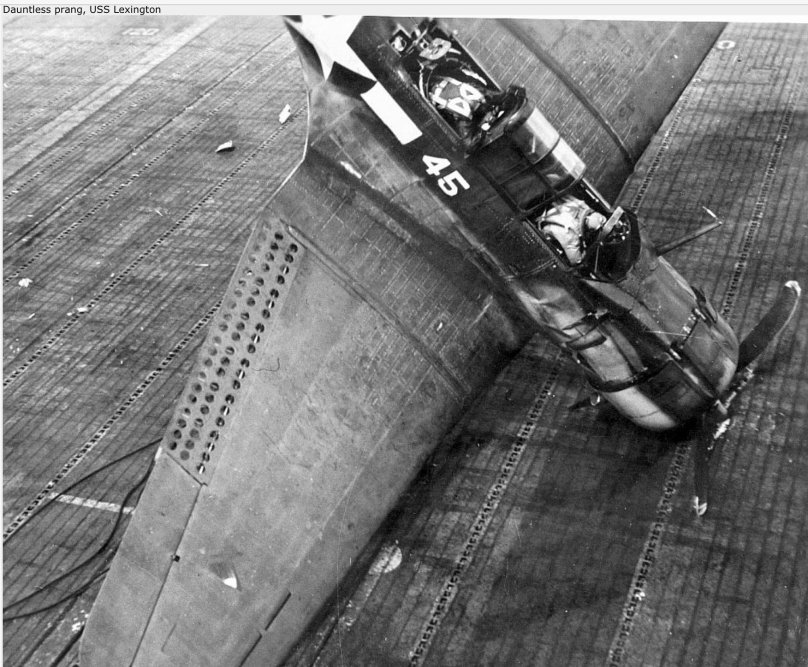 SBD-2 Dauntless кабина