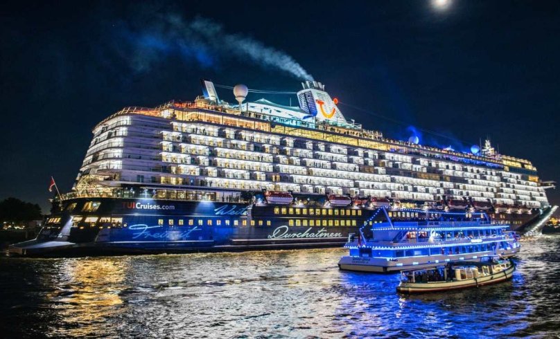 Круизный лайнер Гамбург