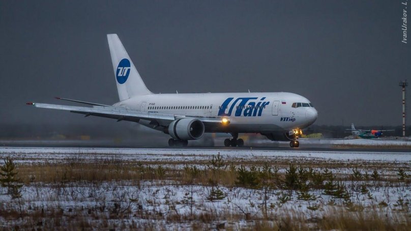 Boeing 767 UTAIR