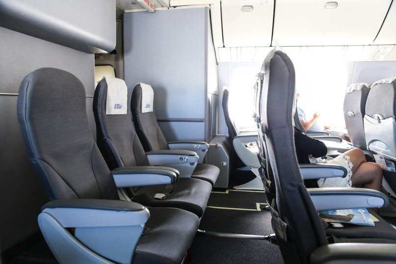 Боинг 767 ЮТЭЙР салон