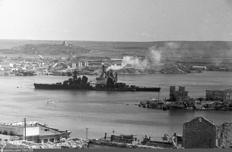 Крейсер Ворошилов Севастополь