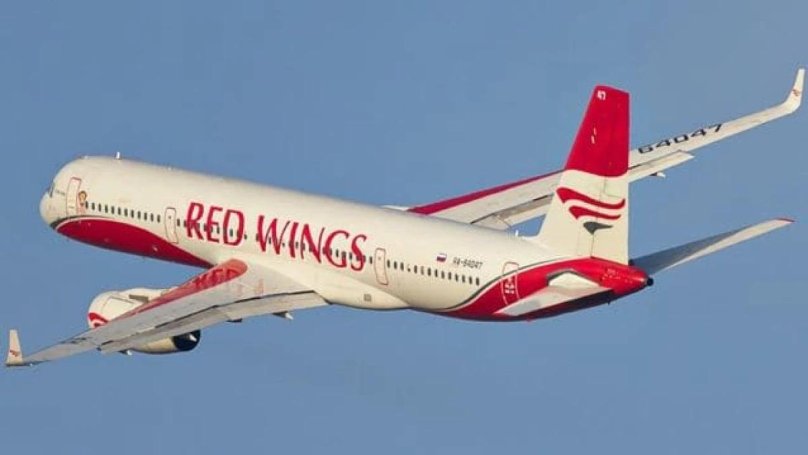 Боинг 737 ред Вингс