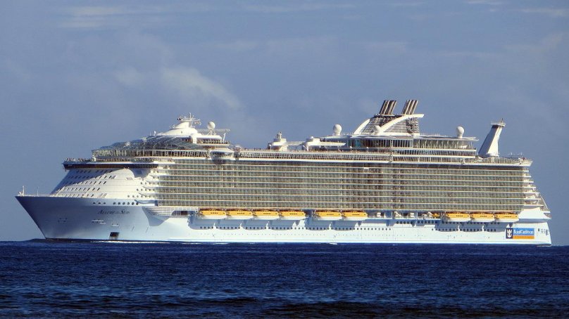Лайнер Allure of the Seas