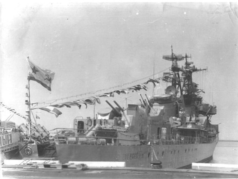 Эсминец спешный 56 пр