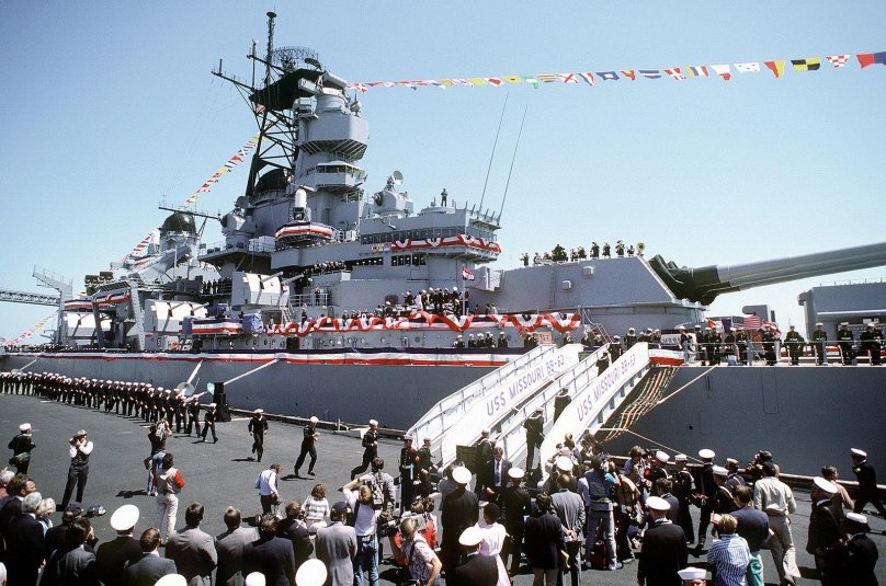 Корабль USS Missouri BB-63
