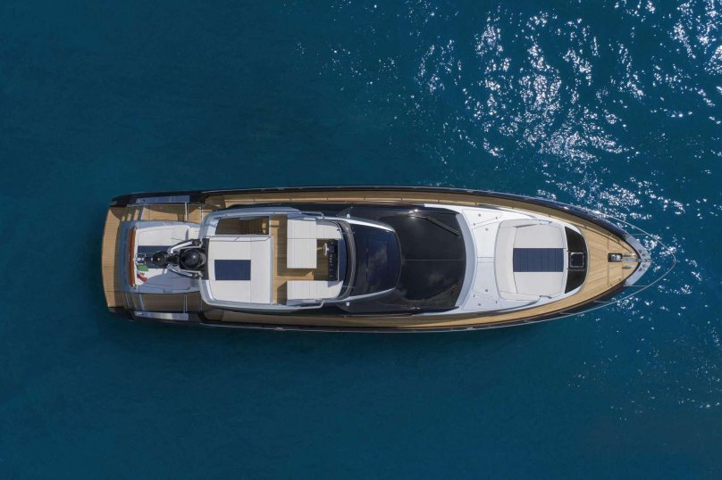 Яхта Рива 66