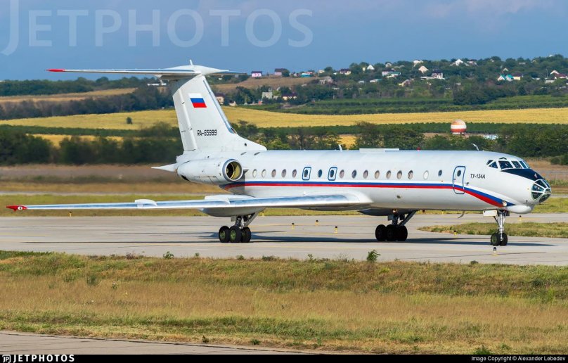 Ту-134 пассажирский самолёт