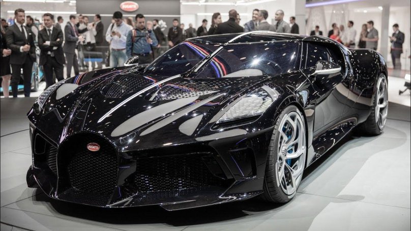Машина Bugatti la voiture noire