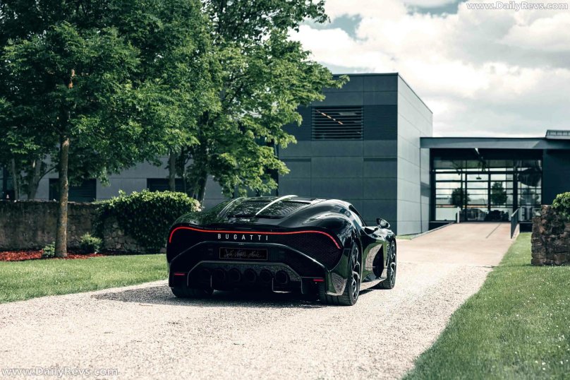 Bugatti Chiron noire