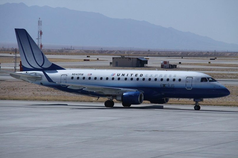 Embraer 170 старый