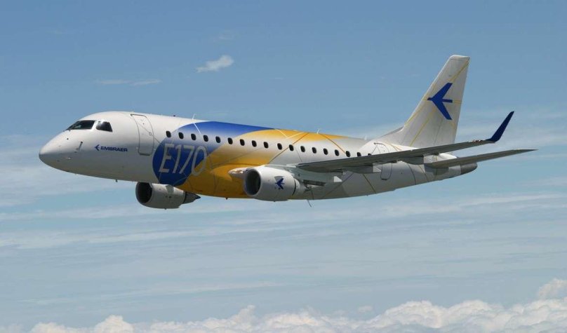 Самолет Embraer rj170