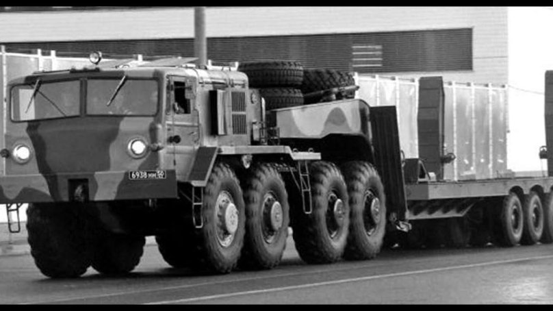 МАЗ-537 ракетный тягач