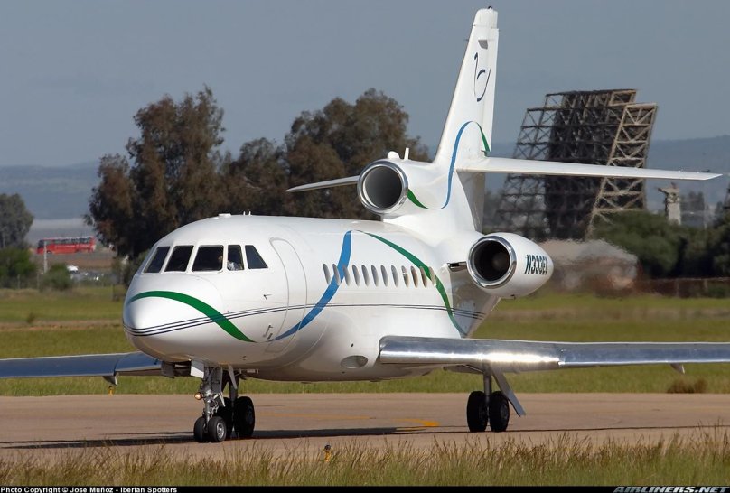Falcon 900b