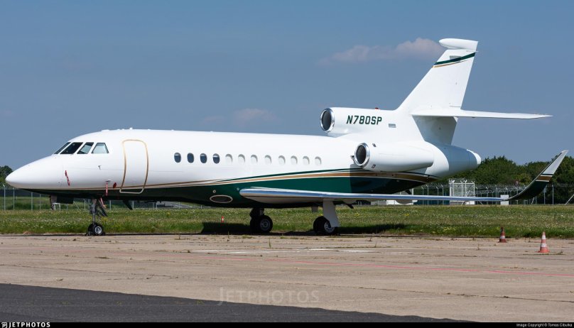 Самолёт Фалькон из роблакса