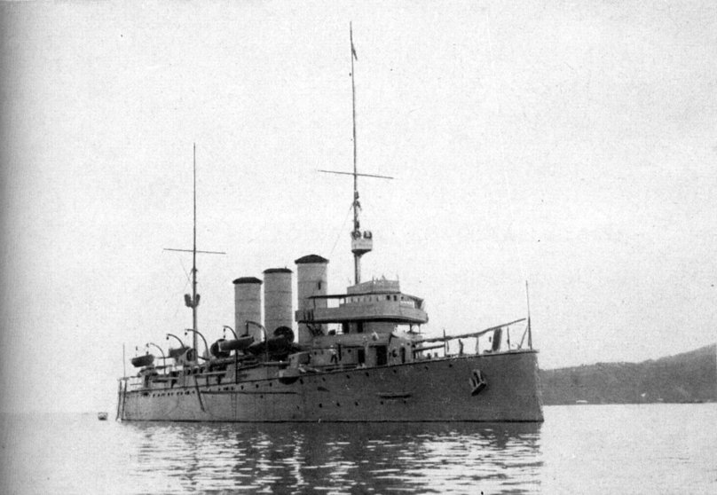 Итальянский крейсер Нино Биксио