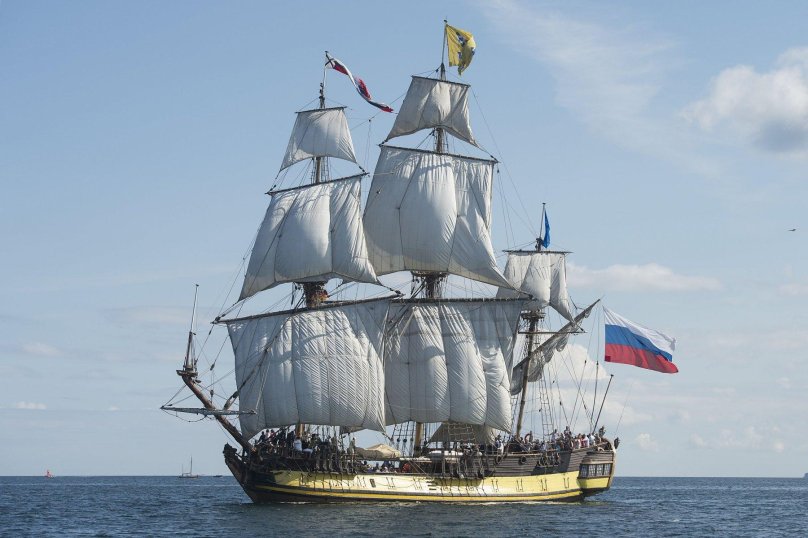 Корабль Штандарт Петра 1