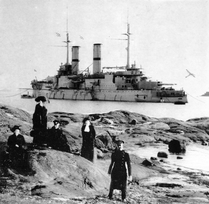 Линкор Слава Моонзунд