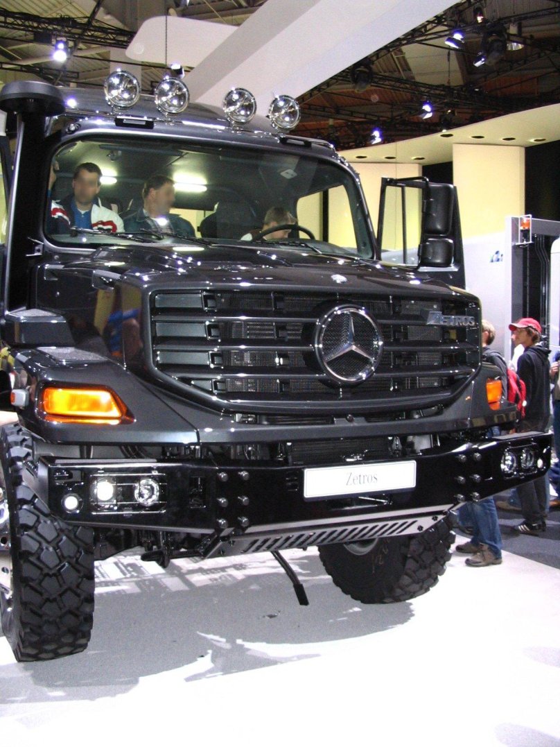Мерседес Бенц Zetros