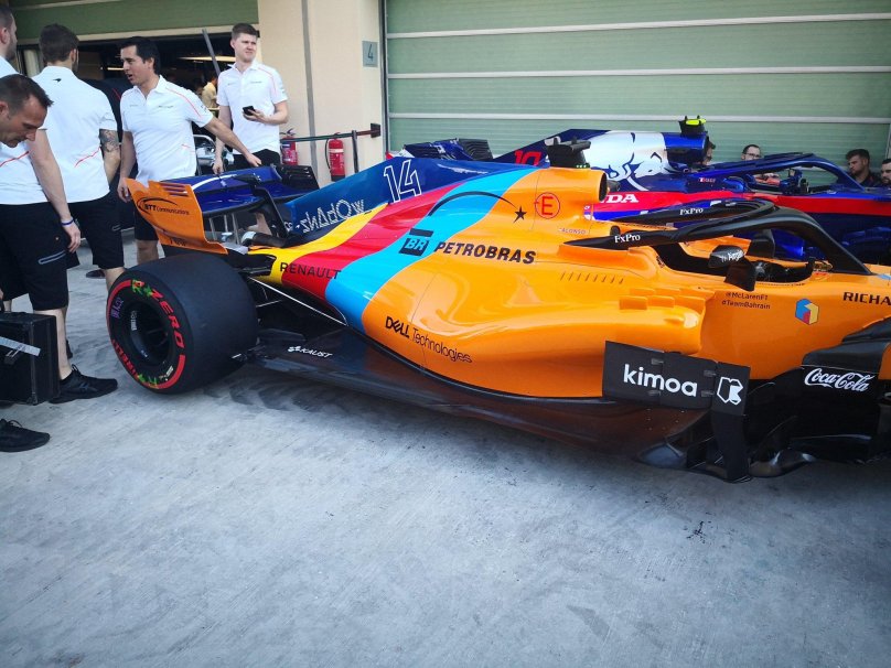 Макларен MCL 36