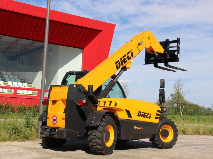 Телескопический погрузчик Apollo 25.6