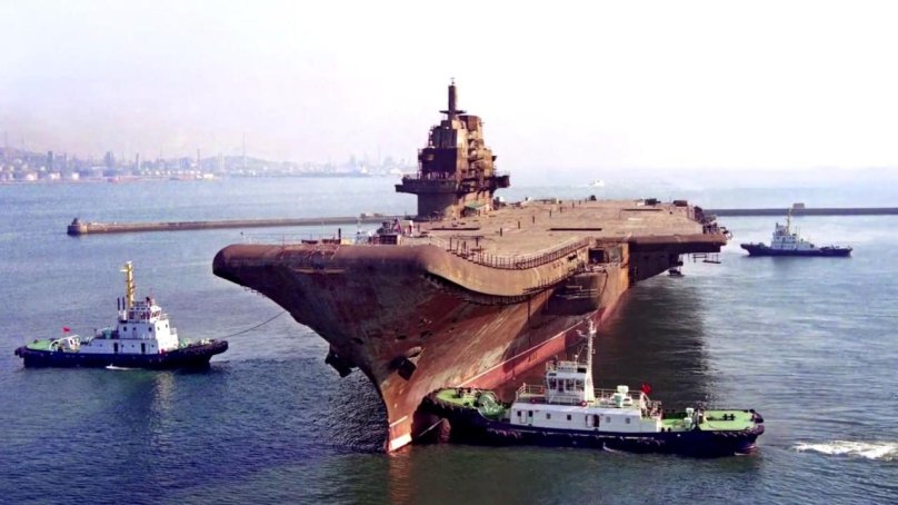 Варяг авианесущий крейсер