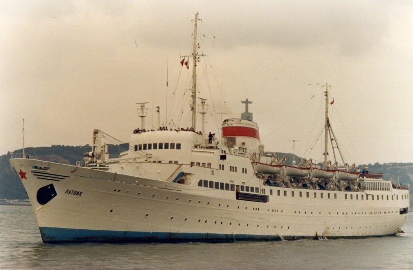 Теплоход Латвия