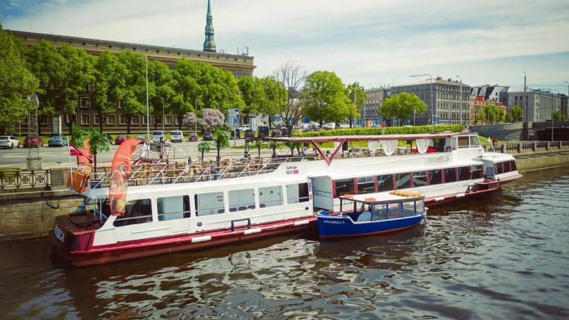 Самбия корабль прогулочный