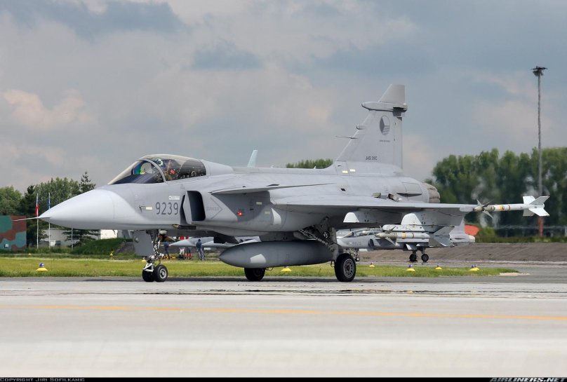 Истребитель Saab Jas 39