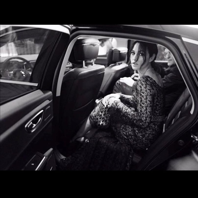 Моника Беллуччи с мужчиной фото в машине
