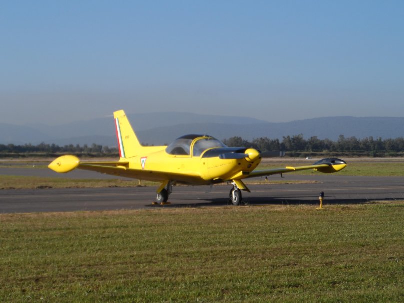 Итальянский учебный самолет