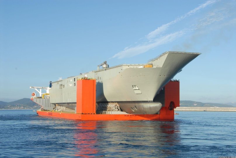 Корабль-док Blue Marlin