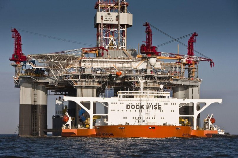 Blue Marlin — голландское полупогружаемое грузовое судно