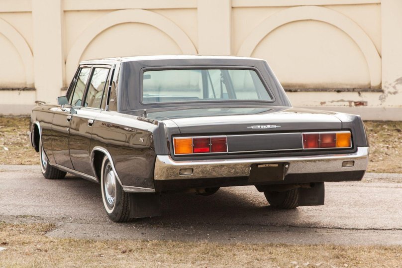 ЗИЛ-117 седан