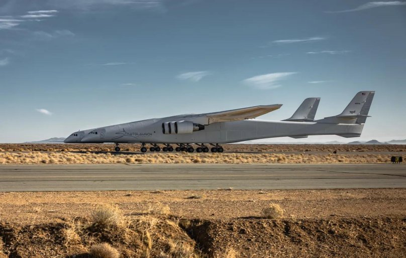 Самолет scaled Composites Stratolaunch model 351