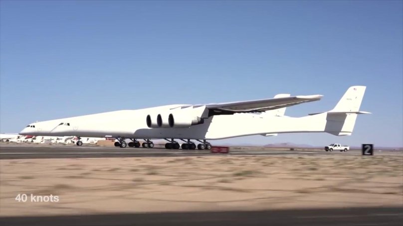 Самолет scaled Composites Stratolaunch model 351