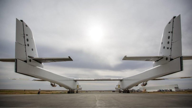 Самый большой самолет в мире Stratolaunch