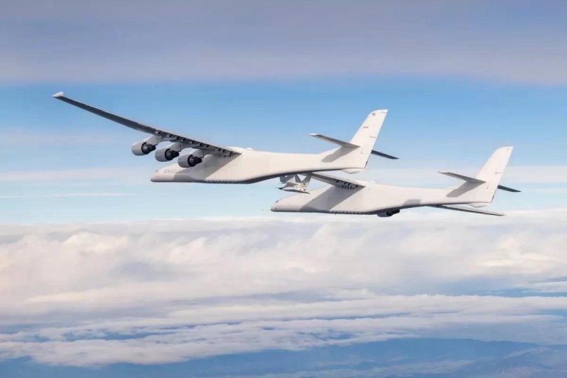 Самолет Stratolaunch model 351
