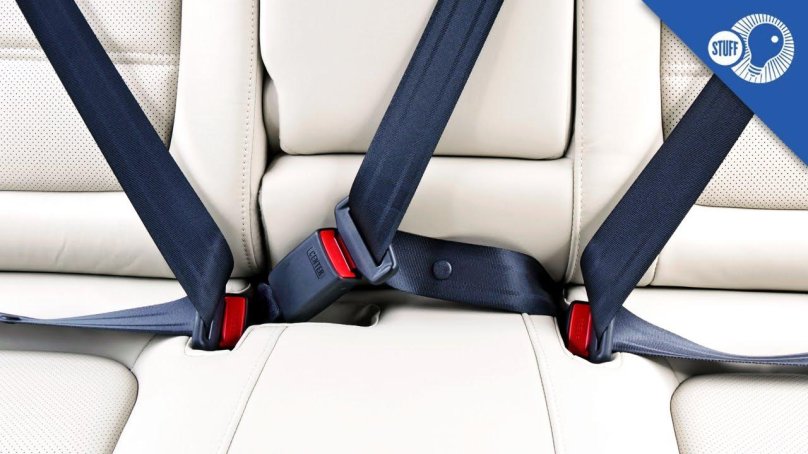 Трехточечные ремни безопасности