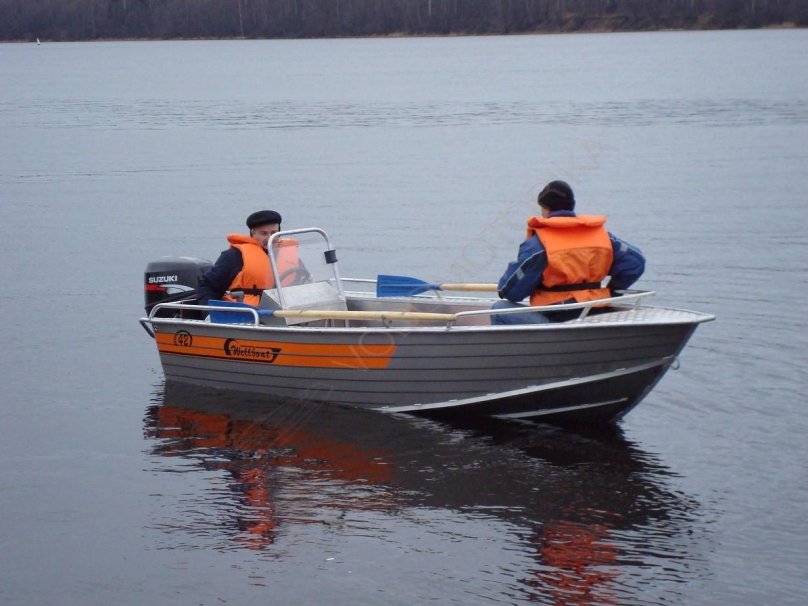 Лодка Вельбот 42