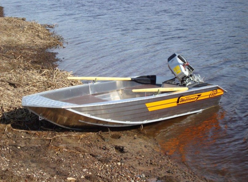 Лодка Wellboat 33