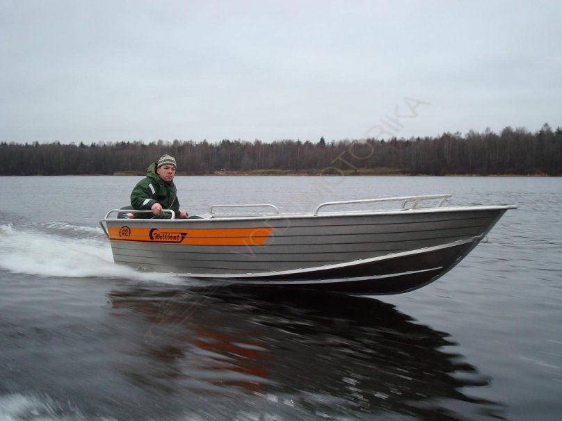 Лодка Вельбот 42