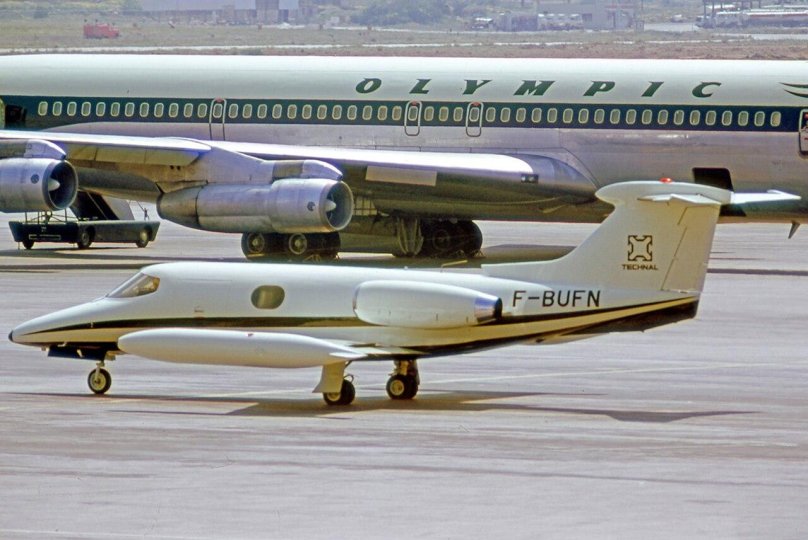 Learjet 24 самолет