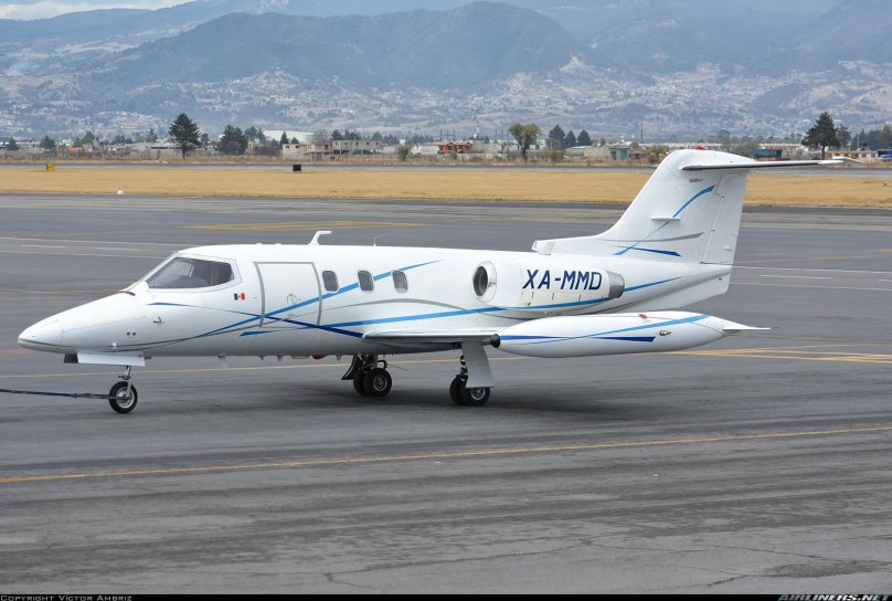 Learjet 55