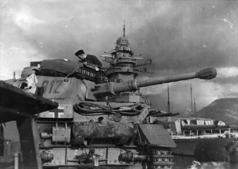 Затопление французского флота в Тулоне 1944