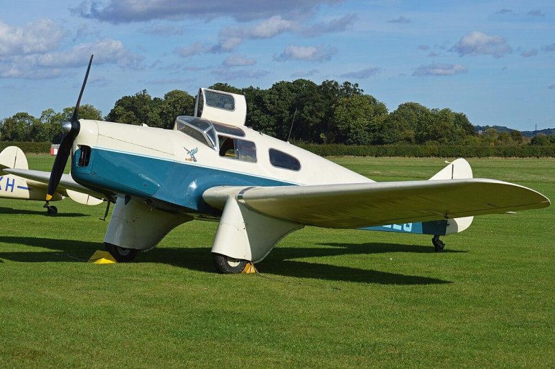 Майлз Магистр самолет