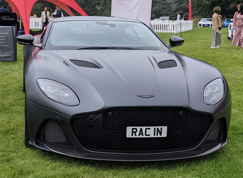 Aston Martin DBS Superleggera 2019