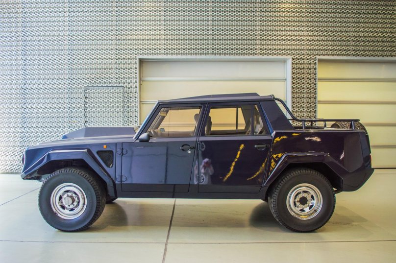 Lamborghini lm004