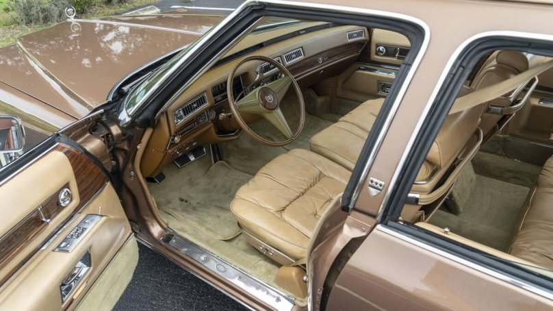 Cadillac Fleetwood Brougham 1993