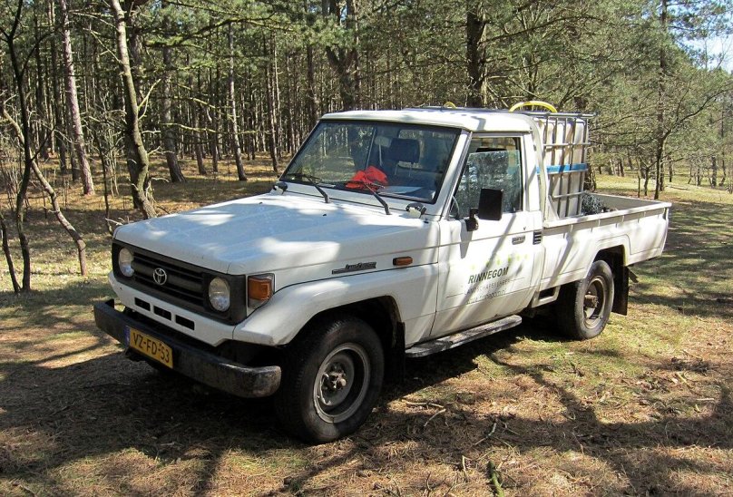 Toyota Land Cruiser Pickup j79
