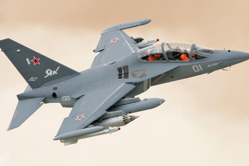 Учебно-боевой самолет як-130